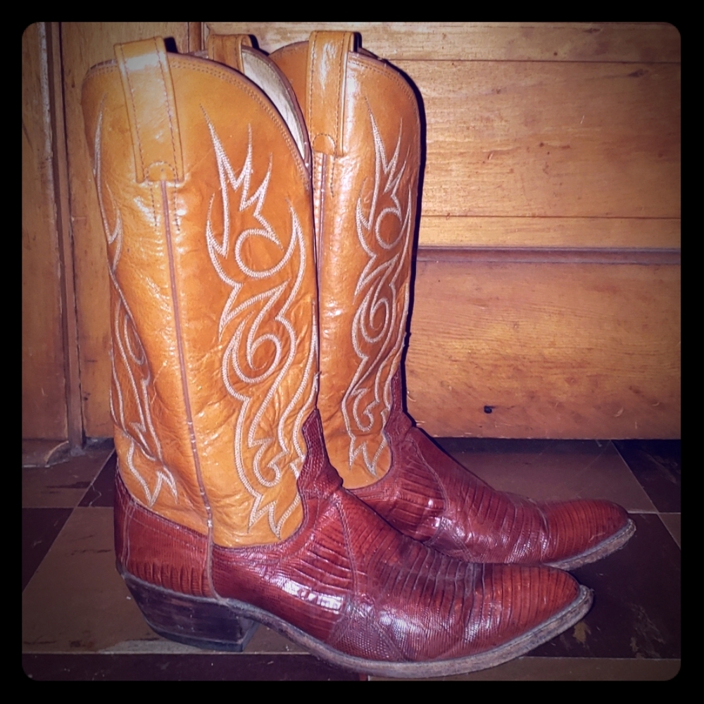 Dan post.  Vintage 70's